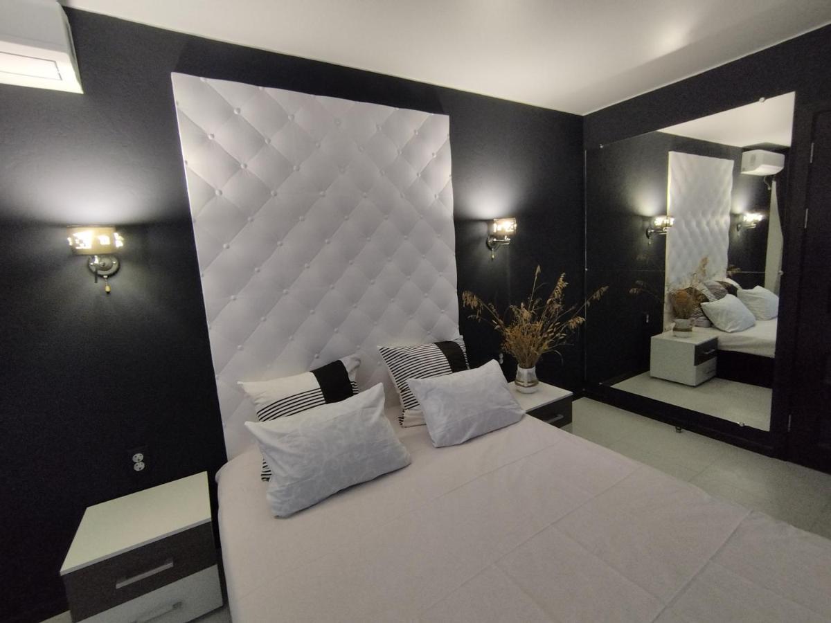 Sky The Apartment Centre ตีรัสปอล ภายนอก รูปภาพ