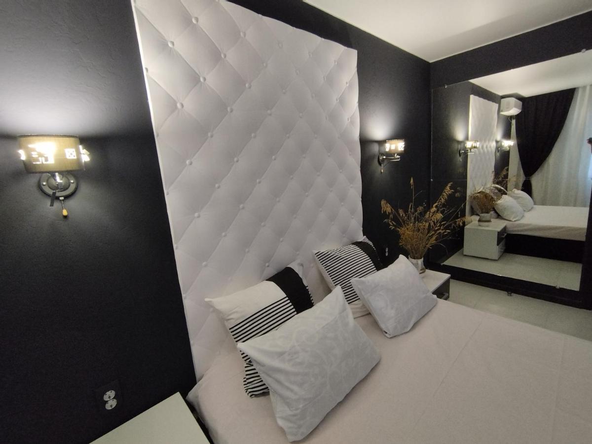 Sky The Apartment Centre ตีรัสปอล ภายนอก รูปภาพ